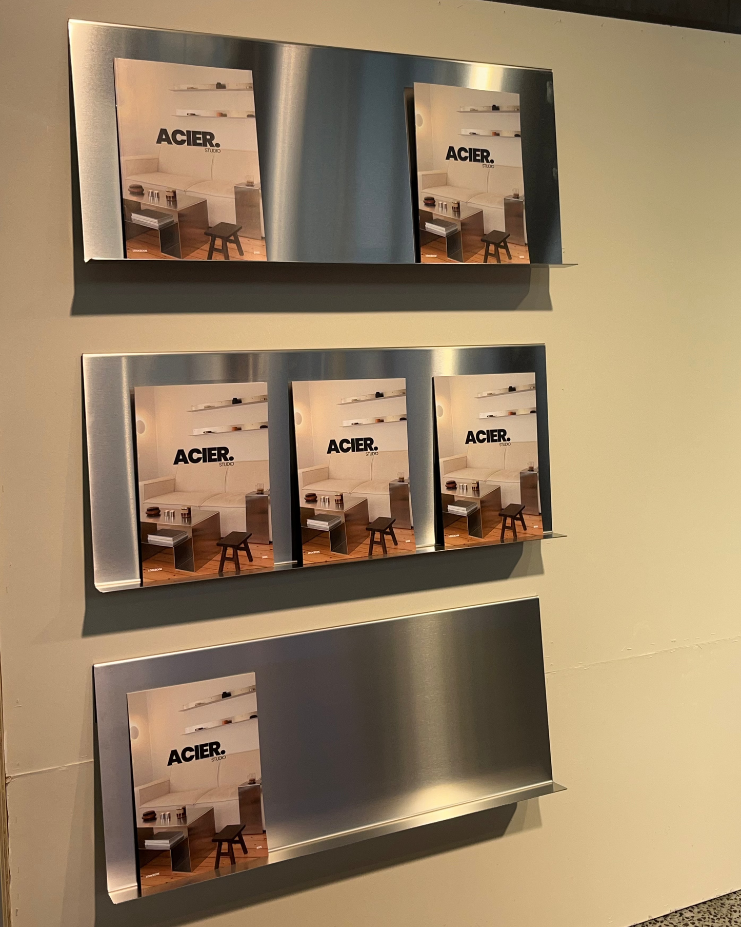 BODØ MAGAZINE HOLDER STEEL
