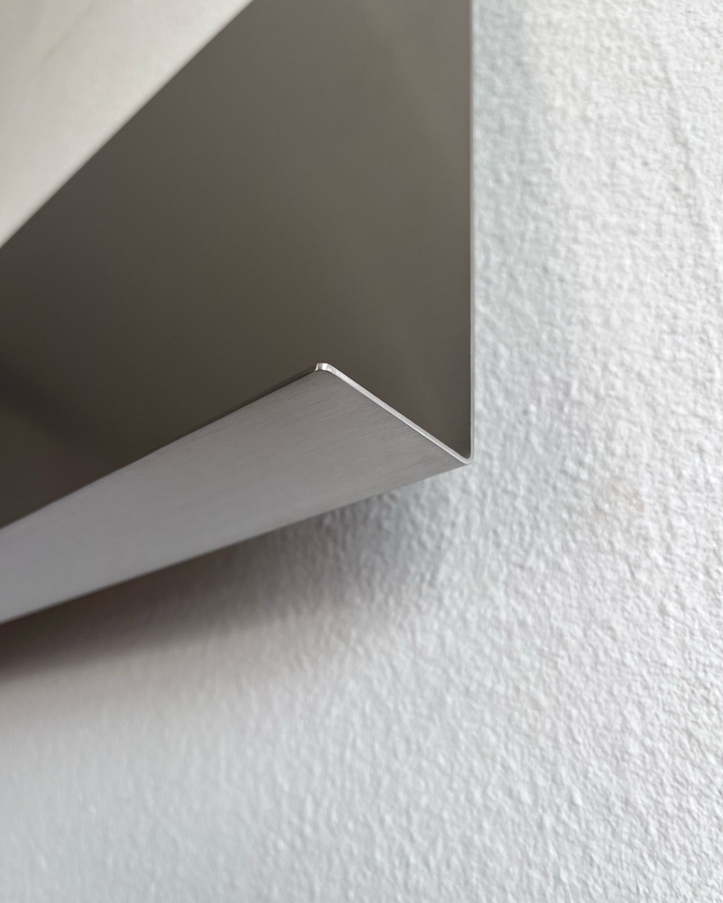 BODØ MAGAZINE HOLDER STEEL